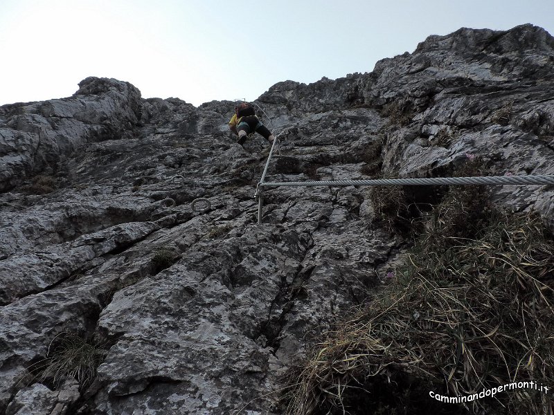45 Ferrata MAURIZIO Anticima est Monte Alben.JPG -           